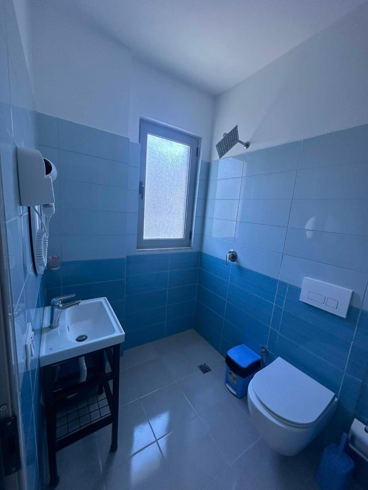 Deor Hotel Shëngjin Dış mekan fotoğraf