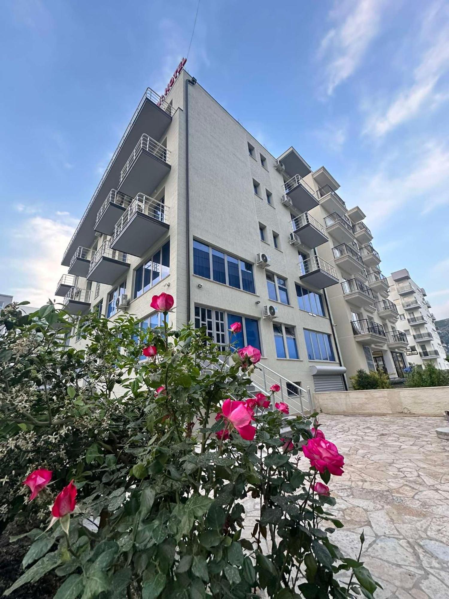 Deor Hotel Shëngjin Dış mekan fotoğraf