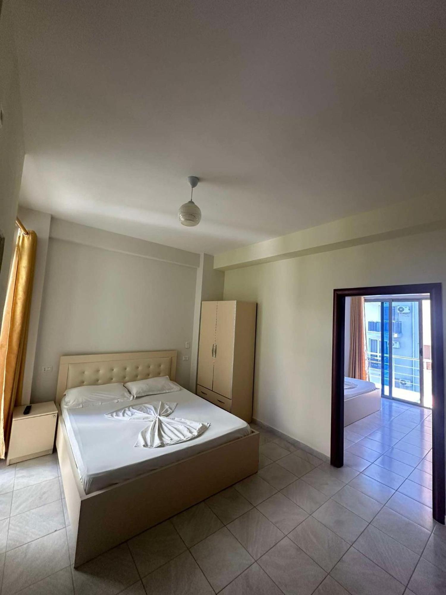 Deor Hotel Shëngjin Dış mekan fotoğraf