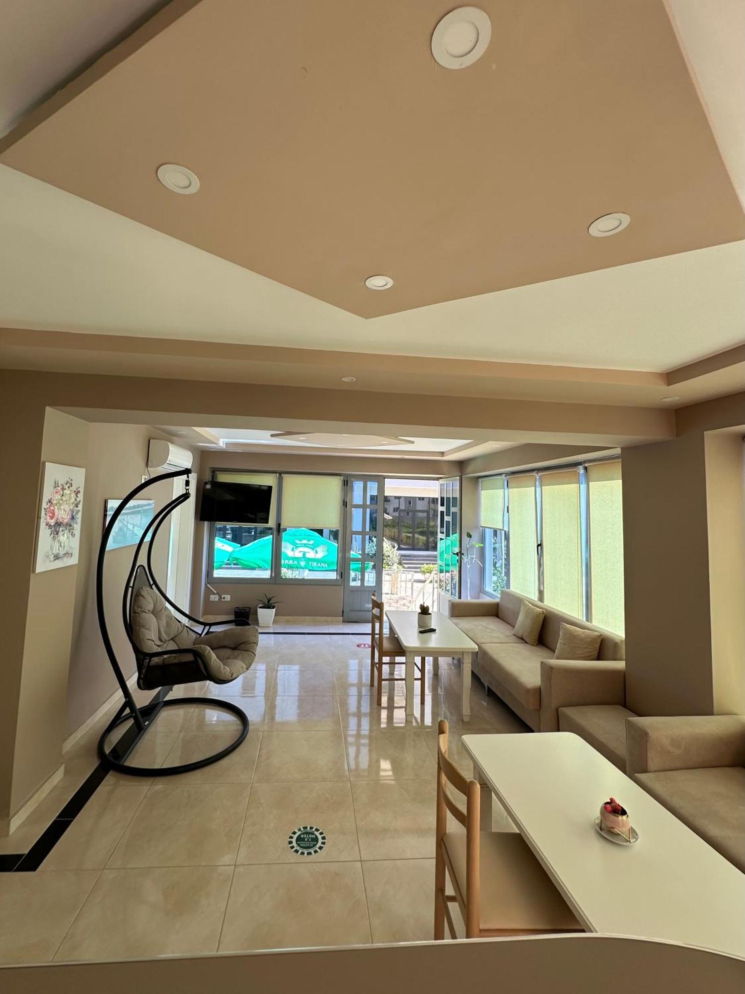 Deor Hotel Shëngjin Dış mekan fotoğraf