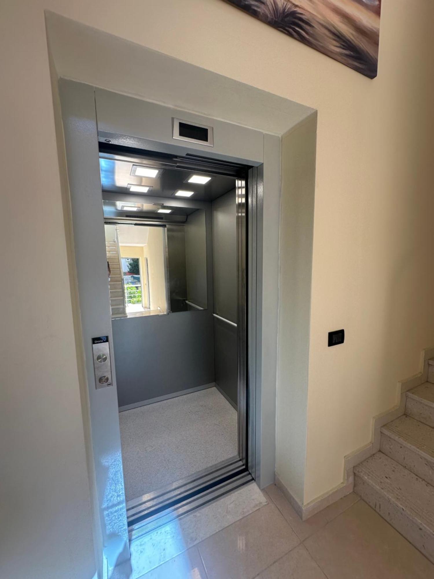 Deor Hotel Shëngjin Dış mekan fotoğraf