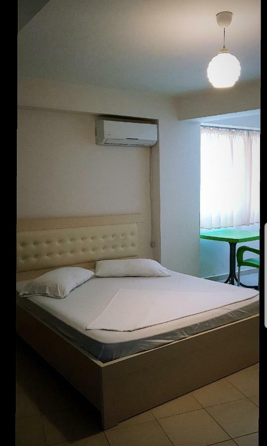 Deor Hotel Shëngjin Dış mekan fotoğraf